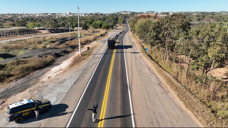 PRF alerta para os riscos com ultrapassagens irregulares nas rodovias