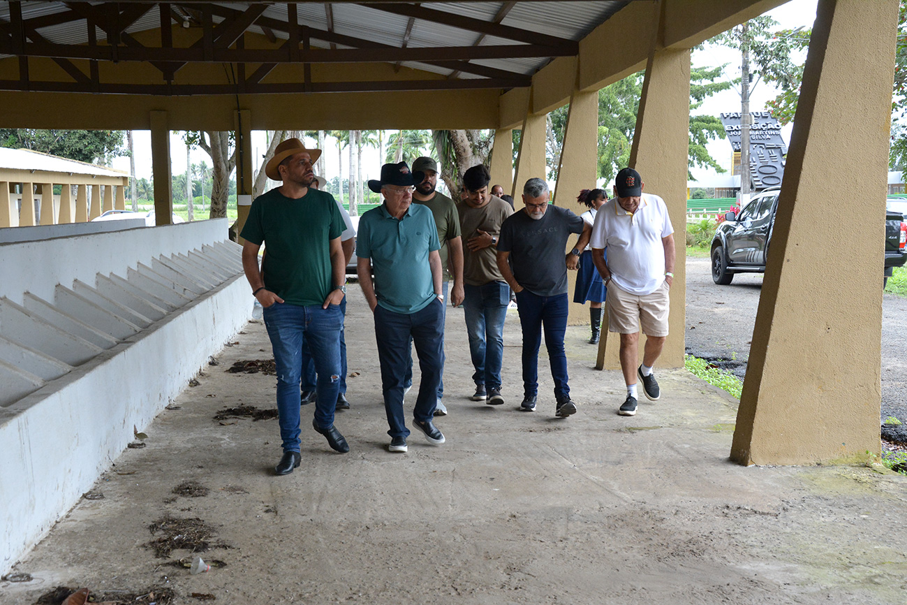 Prefeito José Ronaldo realiza visita técnica ao Parque de Exposição visando preparação para a Expofeira 2025