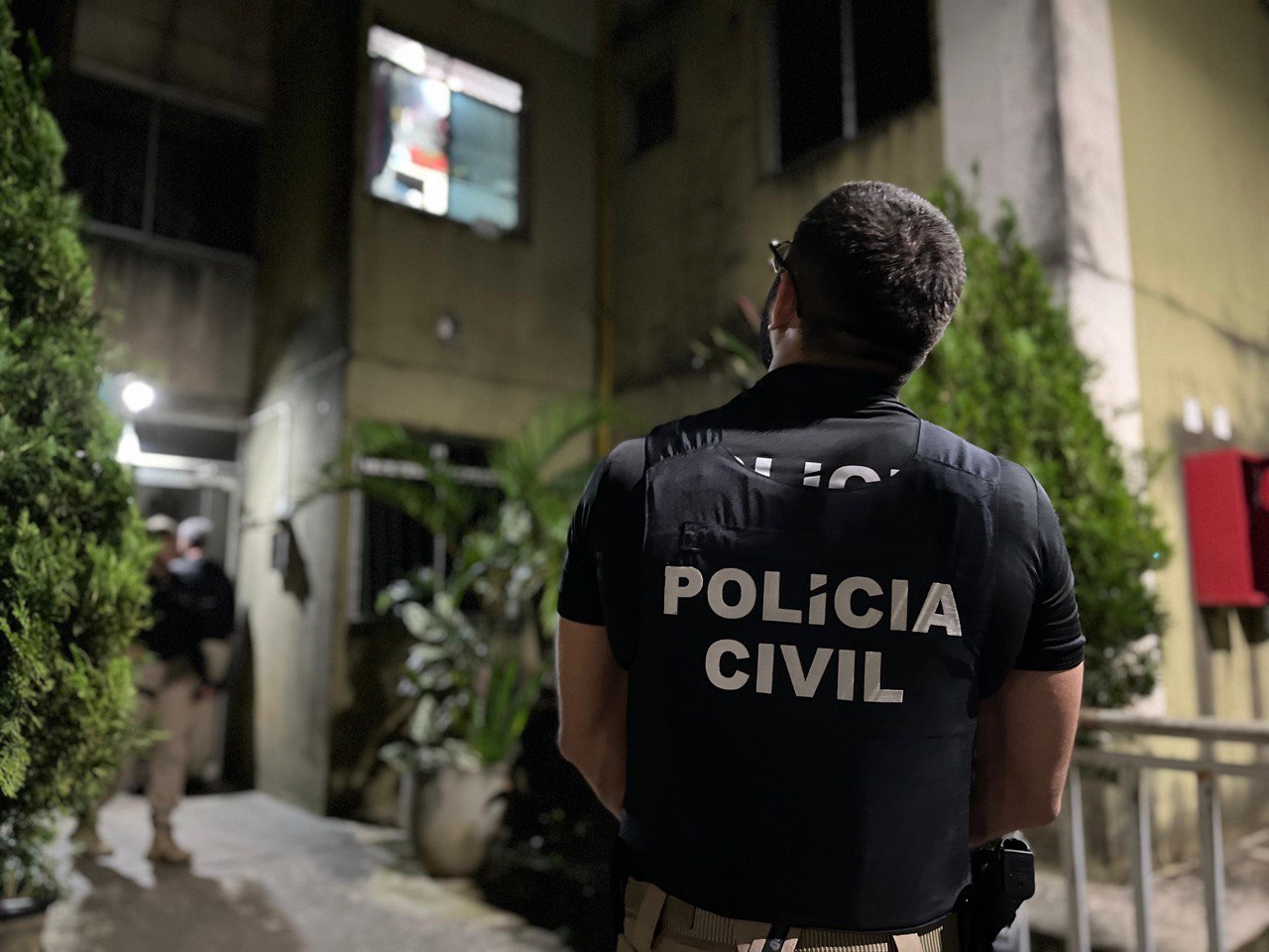 Operação Poeta combate grupo criminoso envolvido com tráfico, armas e lavagem de dinheiro
