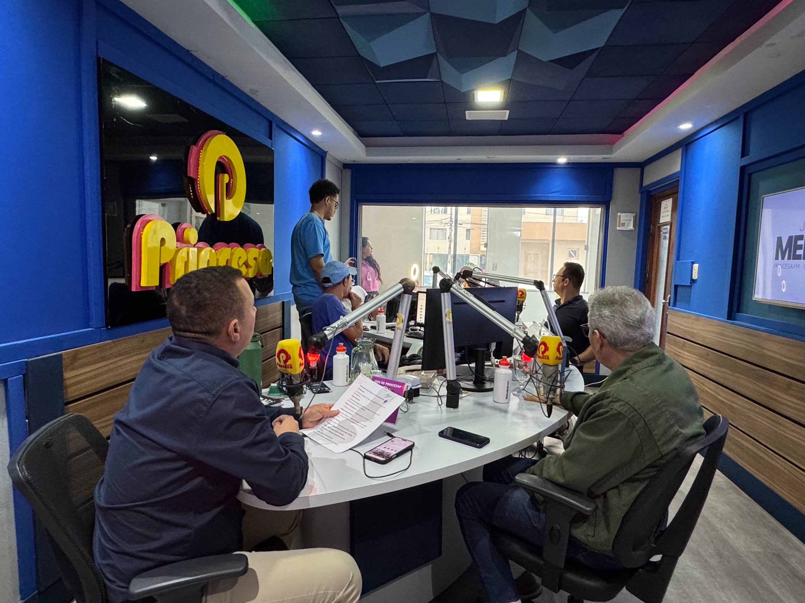 Menos telas, mais afeto: Roda de conversa debate paternidade na era digital