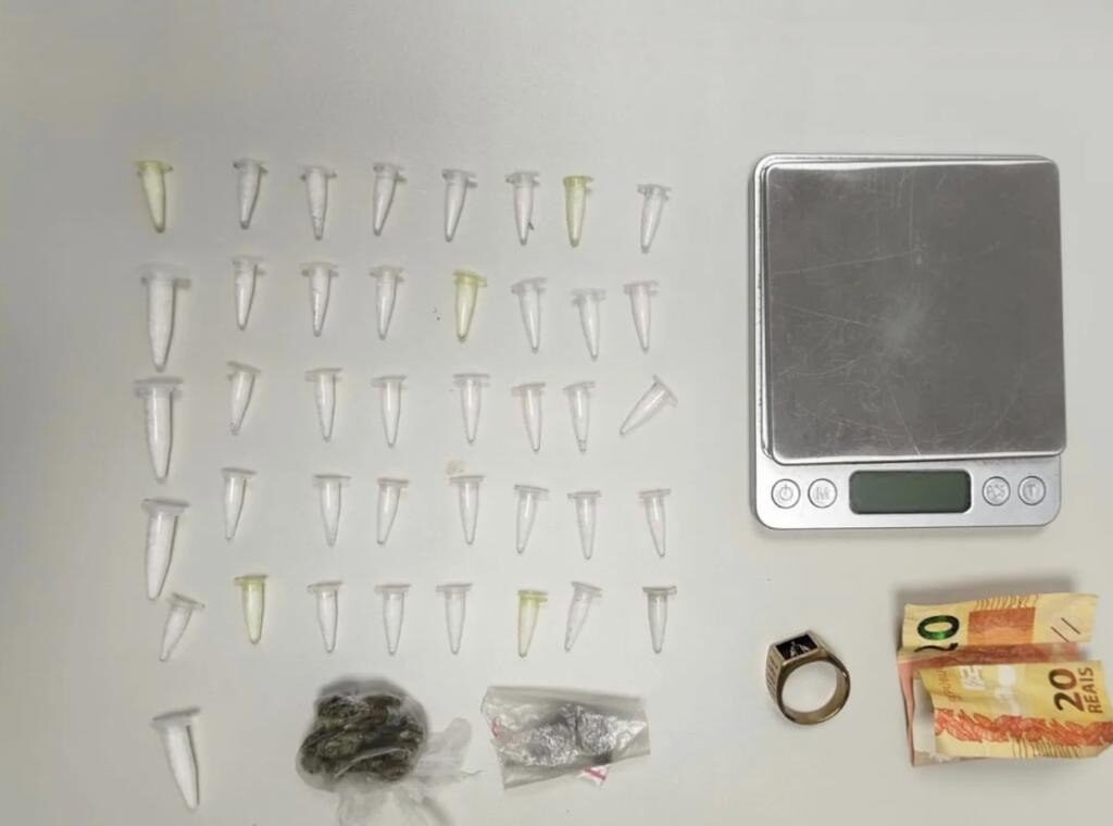 Polícia prende homem compor tráfico de drogas no bairro Aviário