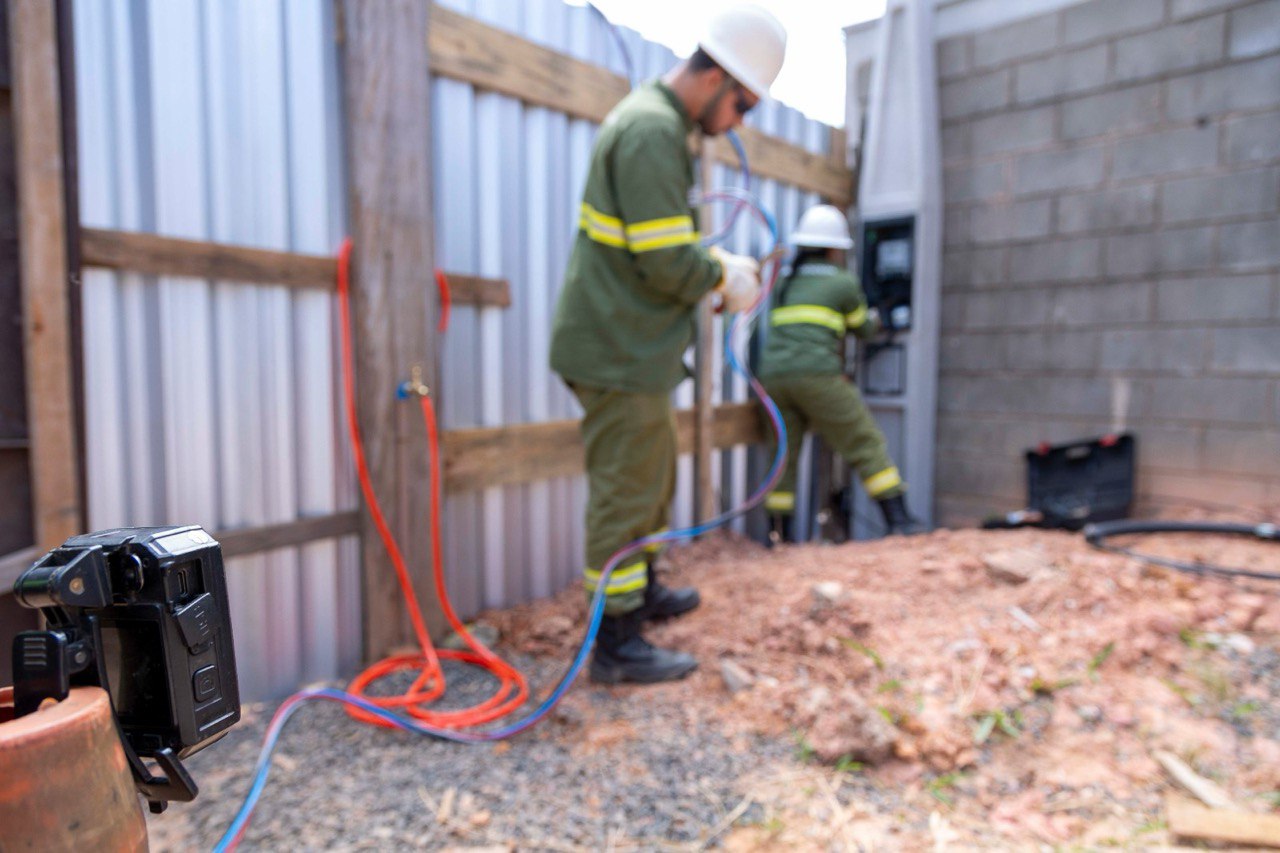 Academia e três frigoríficos são flagrados furtando energia em Feira de Santana