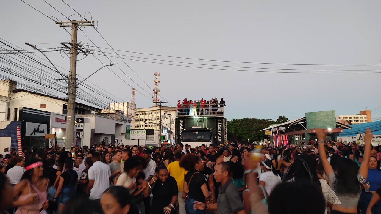 Feira de Santana celebra 30 anos da Marcha Para Jesus com grande público