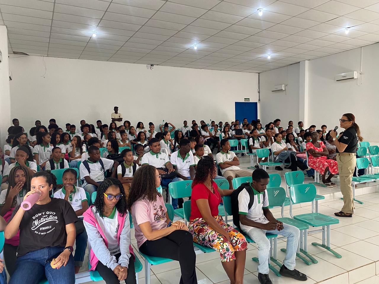 Polícia Civil leva ação itinerante de prevenção e proteção à infância para escola em Humildes