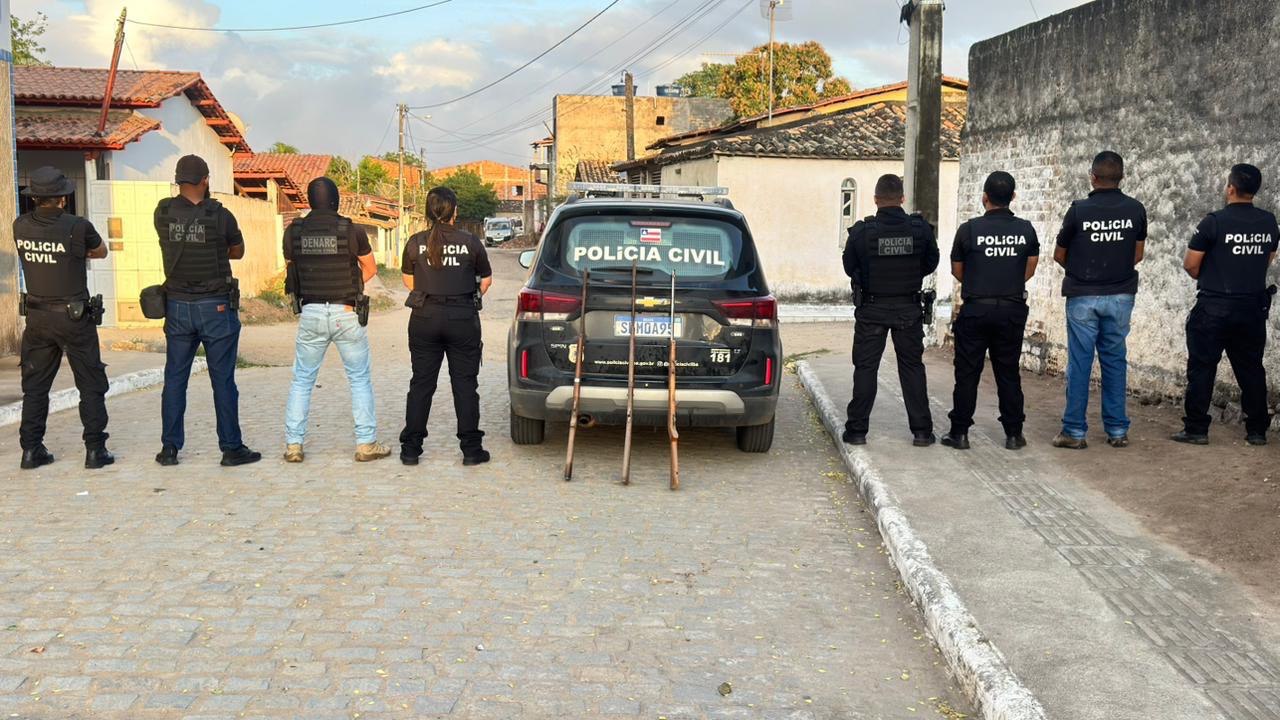 Polícia Civil prende homem investigado por estupro, sextorsão e posse ilegal de armas em Santo Estêvão