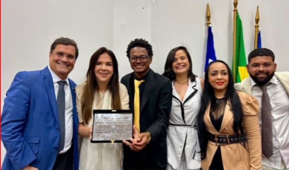 Primeira-dama da Bahia, Tatiane Veloso, recebe título de cidadã cardosense