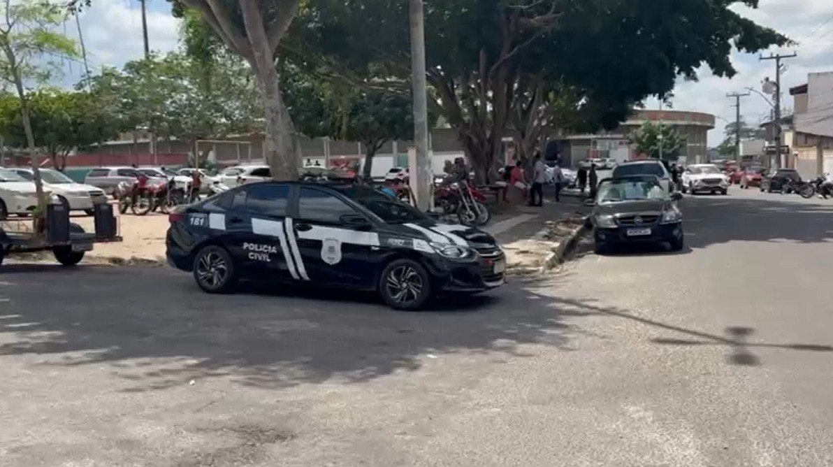Polícia Civil realiza ação preventiva de fiscalização em feira informal de veículos no bairro Sobradinho