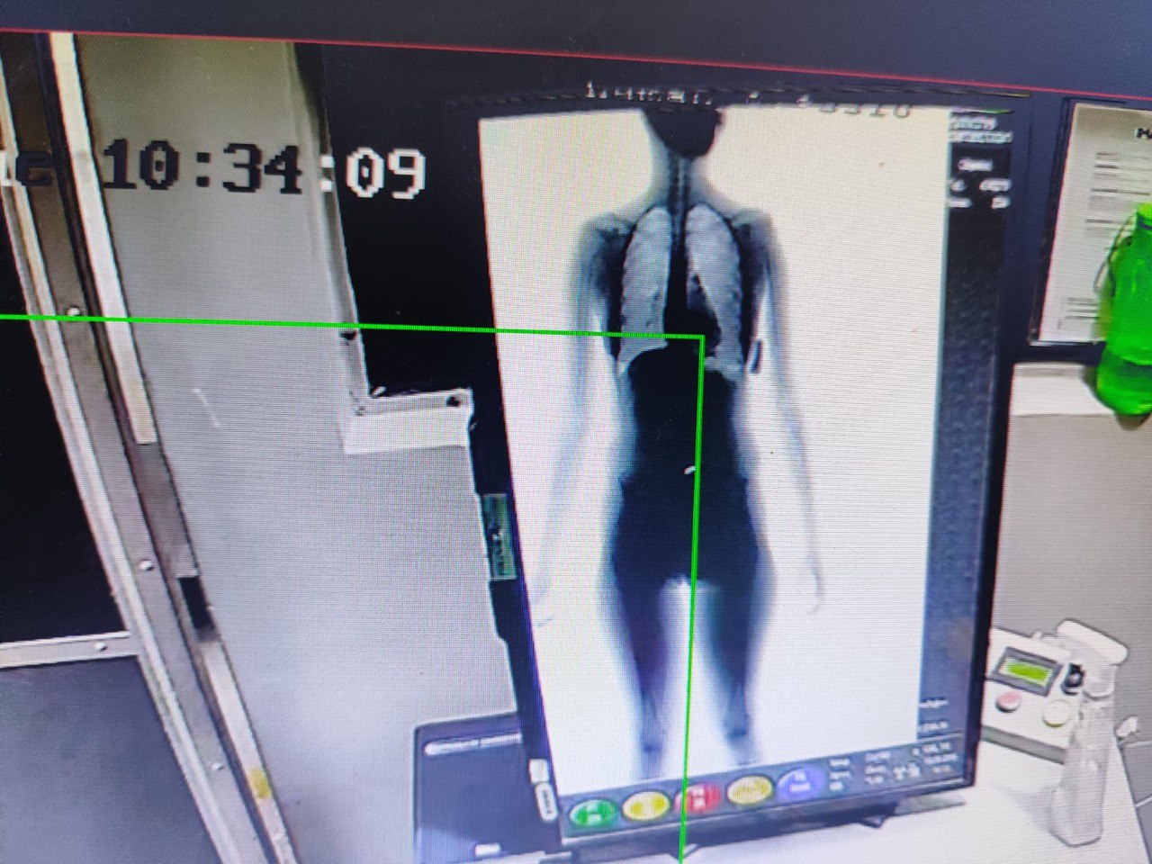 Eunápolis: visitante é flagrada pelo bodyscan tentando entrar em presídio com drogas