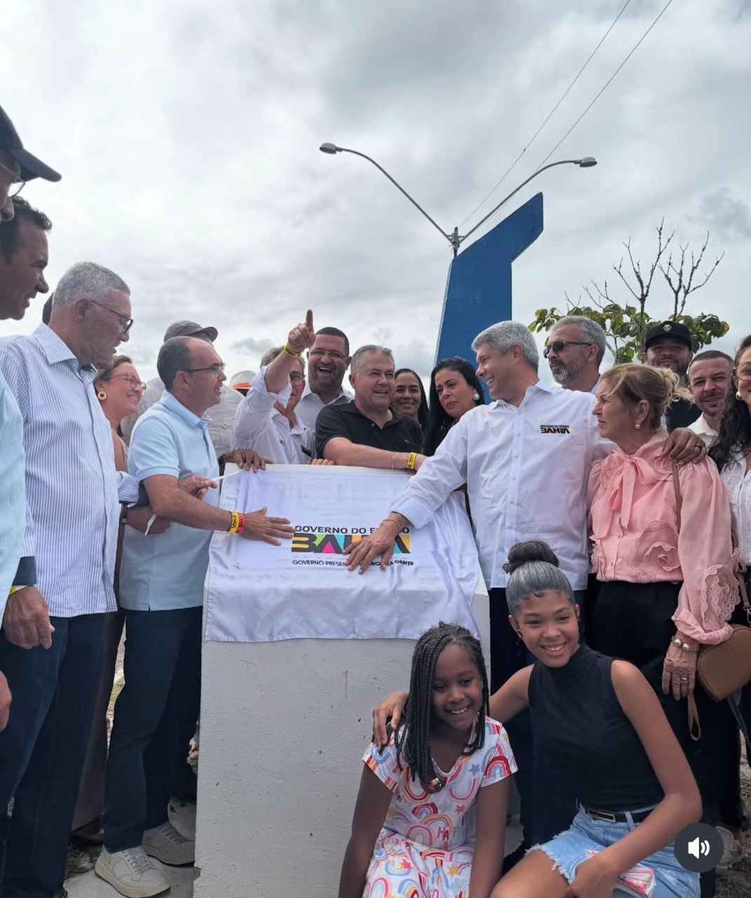 Governador Jerônimo Rodrigues e prefeito Júnior Batata inauguram BA-411 que liga Tanquinho, Candeal e Ichu