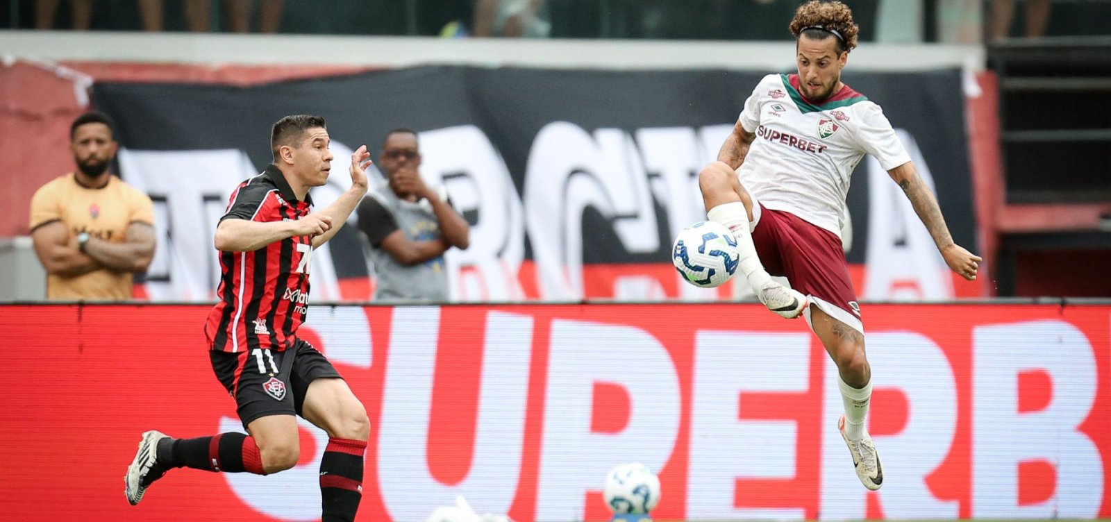 No Barradão, Vitória perde para o Fluminense e segue no Z-4 do Brasileiro