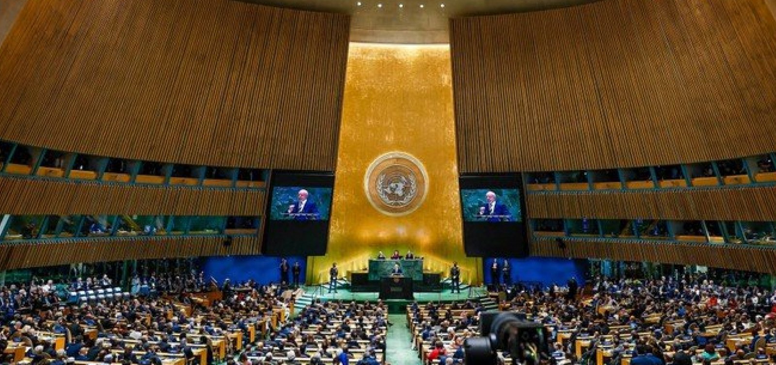 Governo adia Lei da Reciprocidade após à espera de reunião entre Trump e Lula