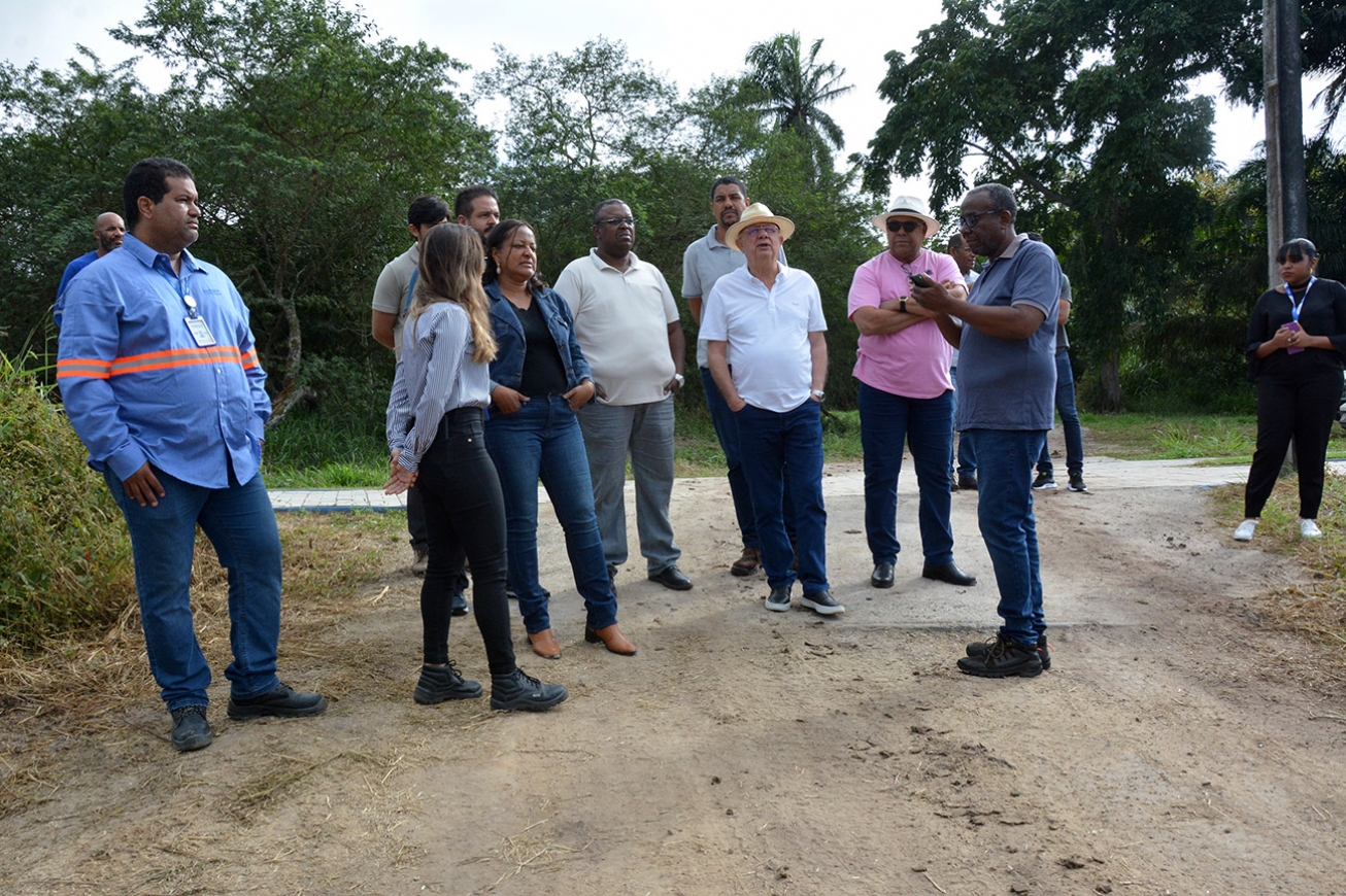 Prefeito José Ronaldo visita obras de revitalização da lagoa do Parque da Cidade