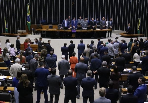PEC da Blindagem: saiba como deputados baianos votaram projeto