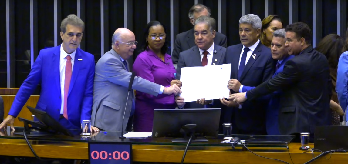 Feira de Santana é homenageada na Câmara dos Deputados pelos 192 anos de emancipação política