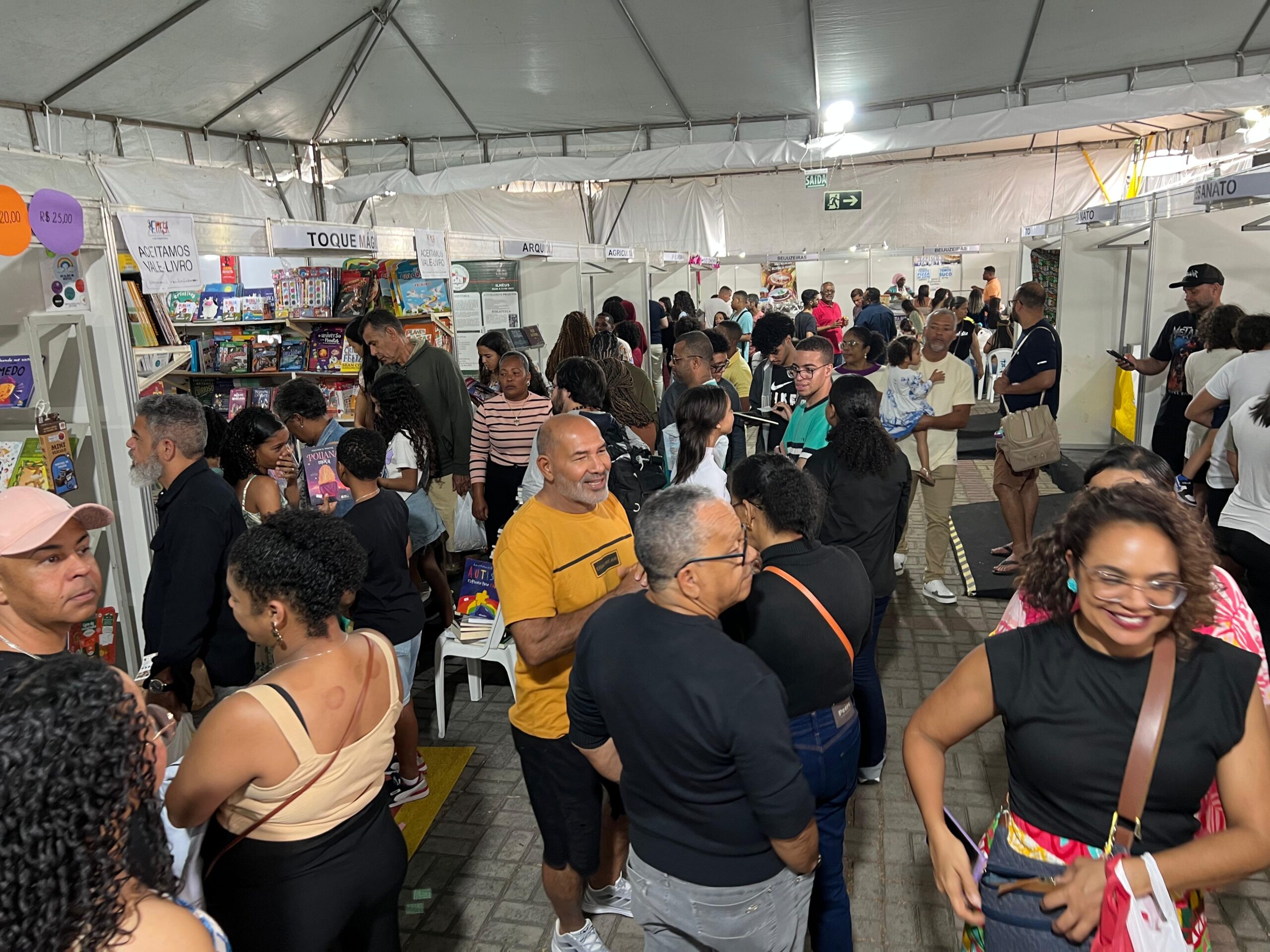 Último dia de FLIFS reúne literatura, música, artesanato e programação infantil em Feira