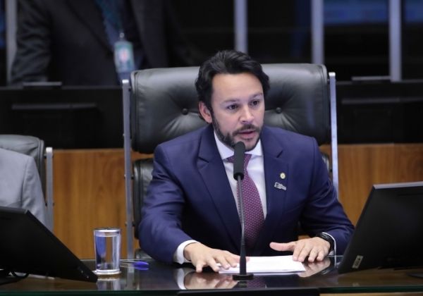 Deputado baiano se arrepende de voto e chama PEC da Blindagem de ‘bandidagem’
