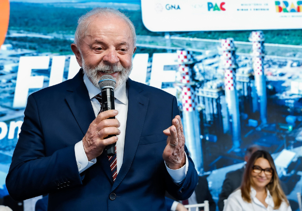 Governo Lula envia à Câmara projeto para regular big techs