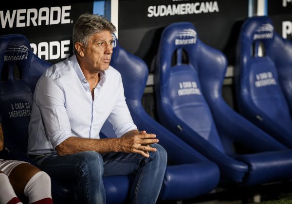 Renato Gaúcho se irrita com críticas e pede demissão do Fluminense