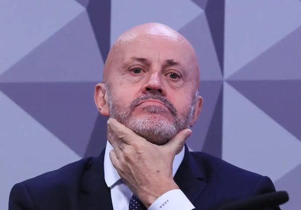 Careca do INSS diz que entregará provas sobre sua inocência à PF