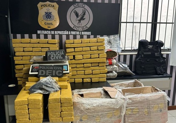 Polícia apreende quase meia tonelada de drogas em Feira de Santana