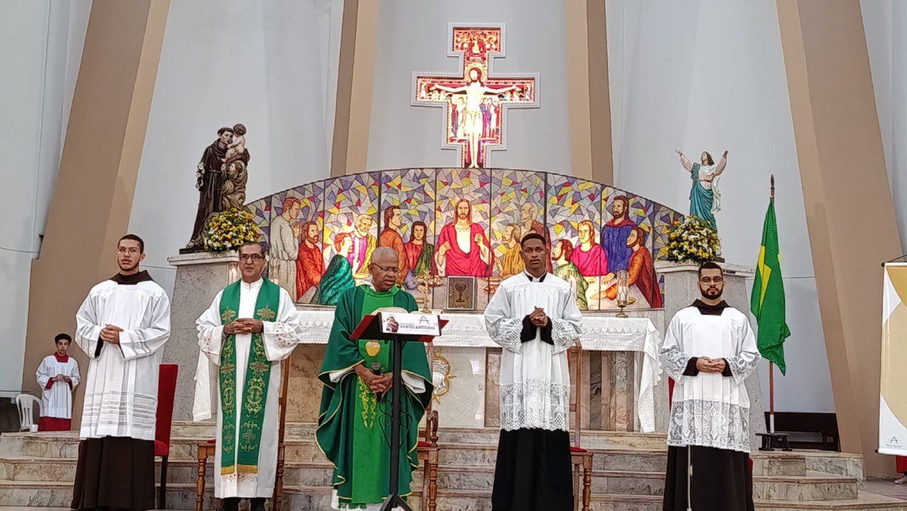 Missa marca o aniversário das Rádios Sociedade News e Princesa FM em Feira de Santana
