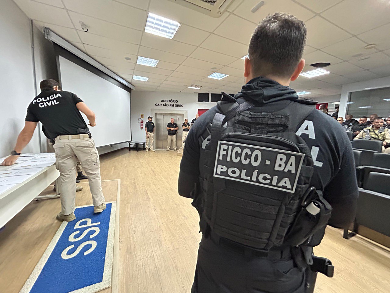FICCO Bahia, PC, PF e Interpol capturam em Portugal homem que estuprou a própria filha de 4 anos de idade