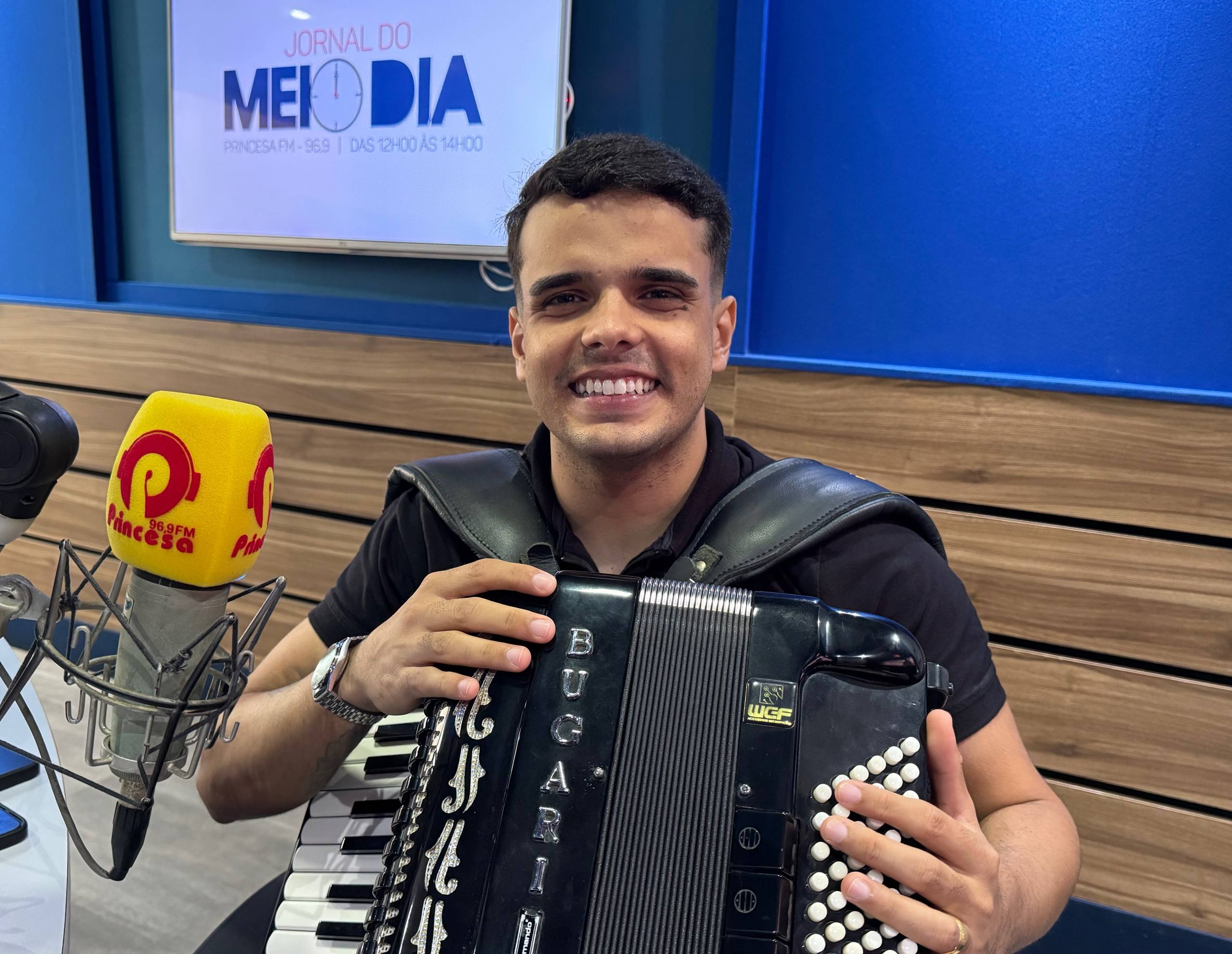 William Sanfona grava DVD Cantando para Deus em Feira de Santana