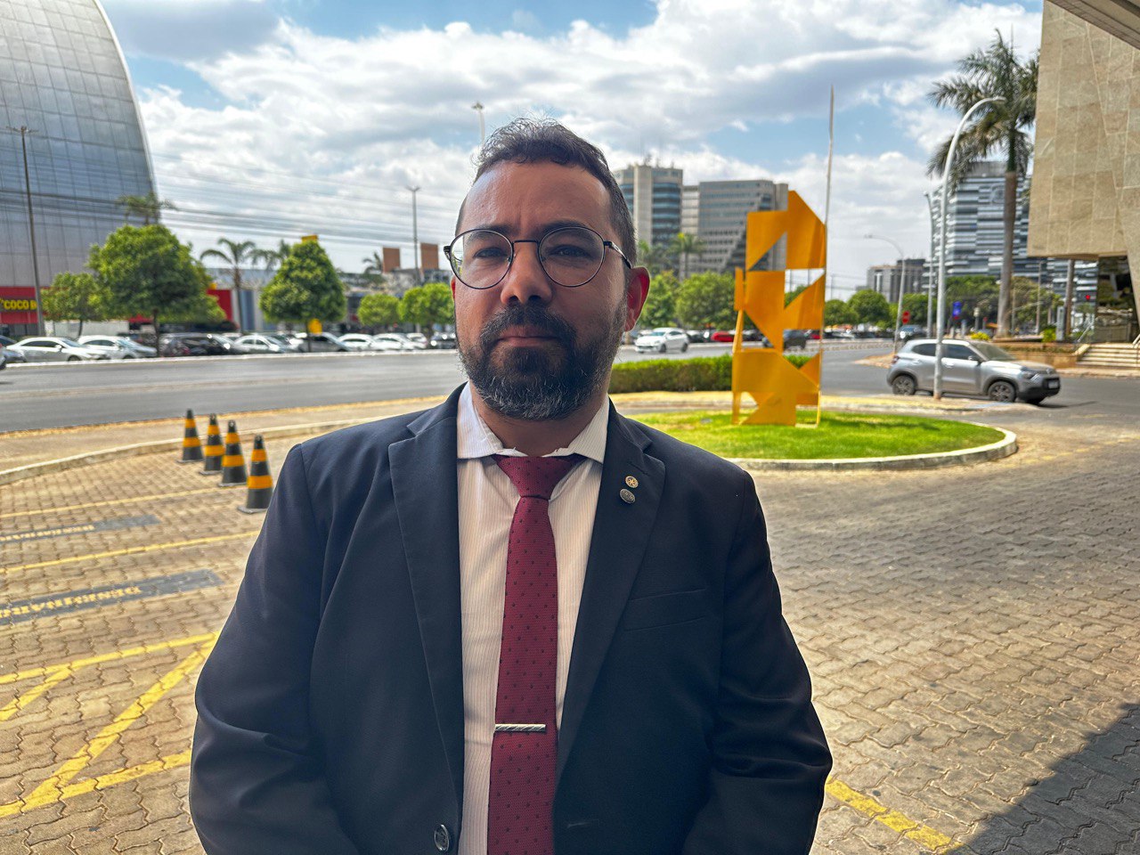 Comissão leva a Brasília projeto histórico de Universidade Federal em Feira de Santana