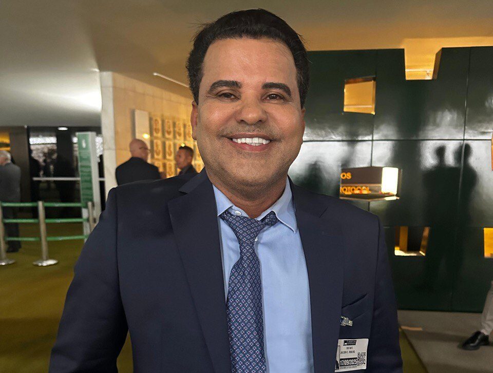 Empresário de Feira de Santana celebra homenagem pelos 192 anos da cidade na Câmara dos Deputados