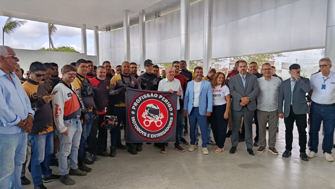 SMT realiza encontro voltado a motoristas de aplicativo na Semana Nacional do Trânsito