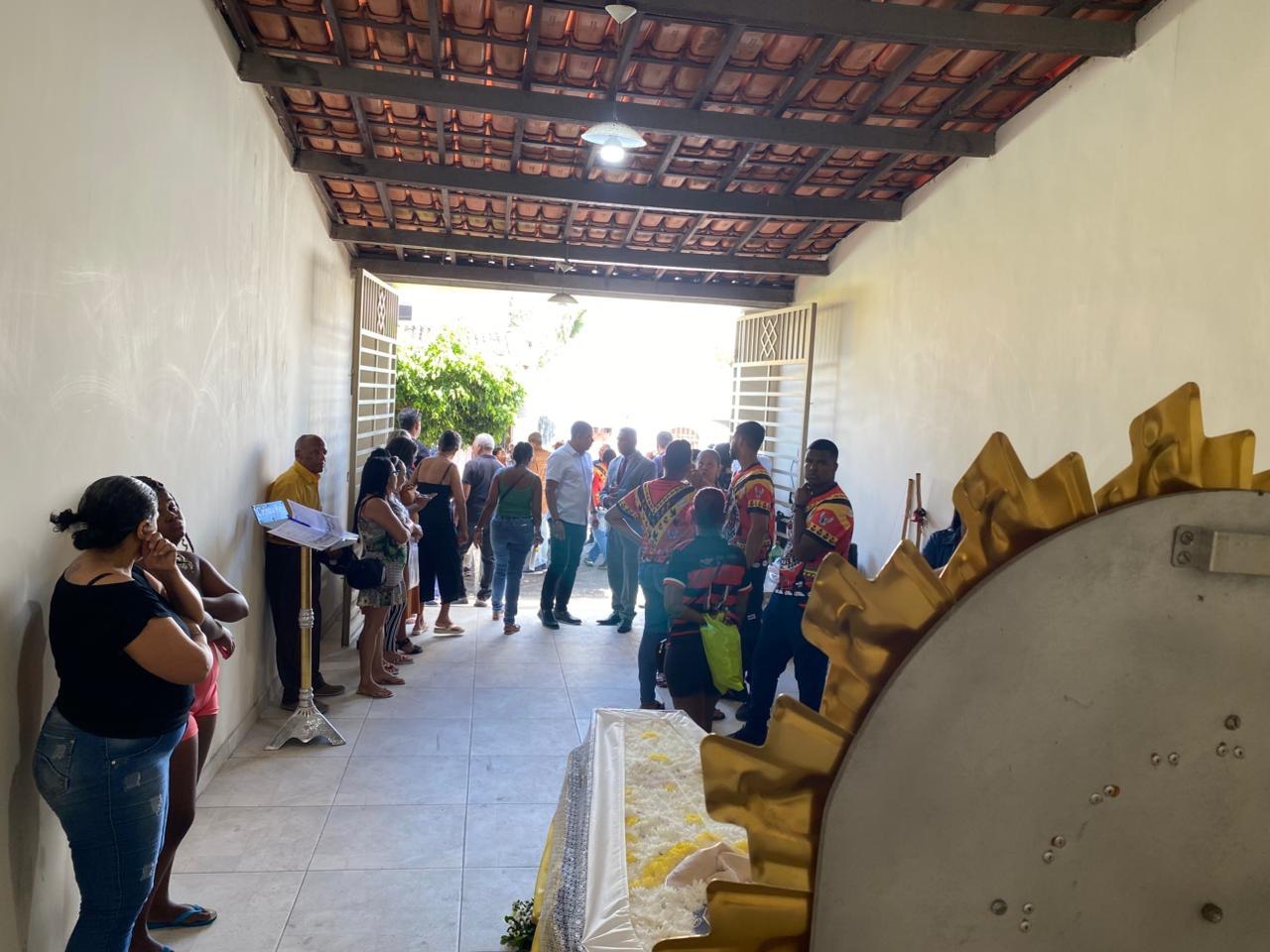 Velório de Nilton Rasta reúne amigos, artistas e lideranças em homenagem ao ícone da cultura afro-feirense