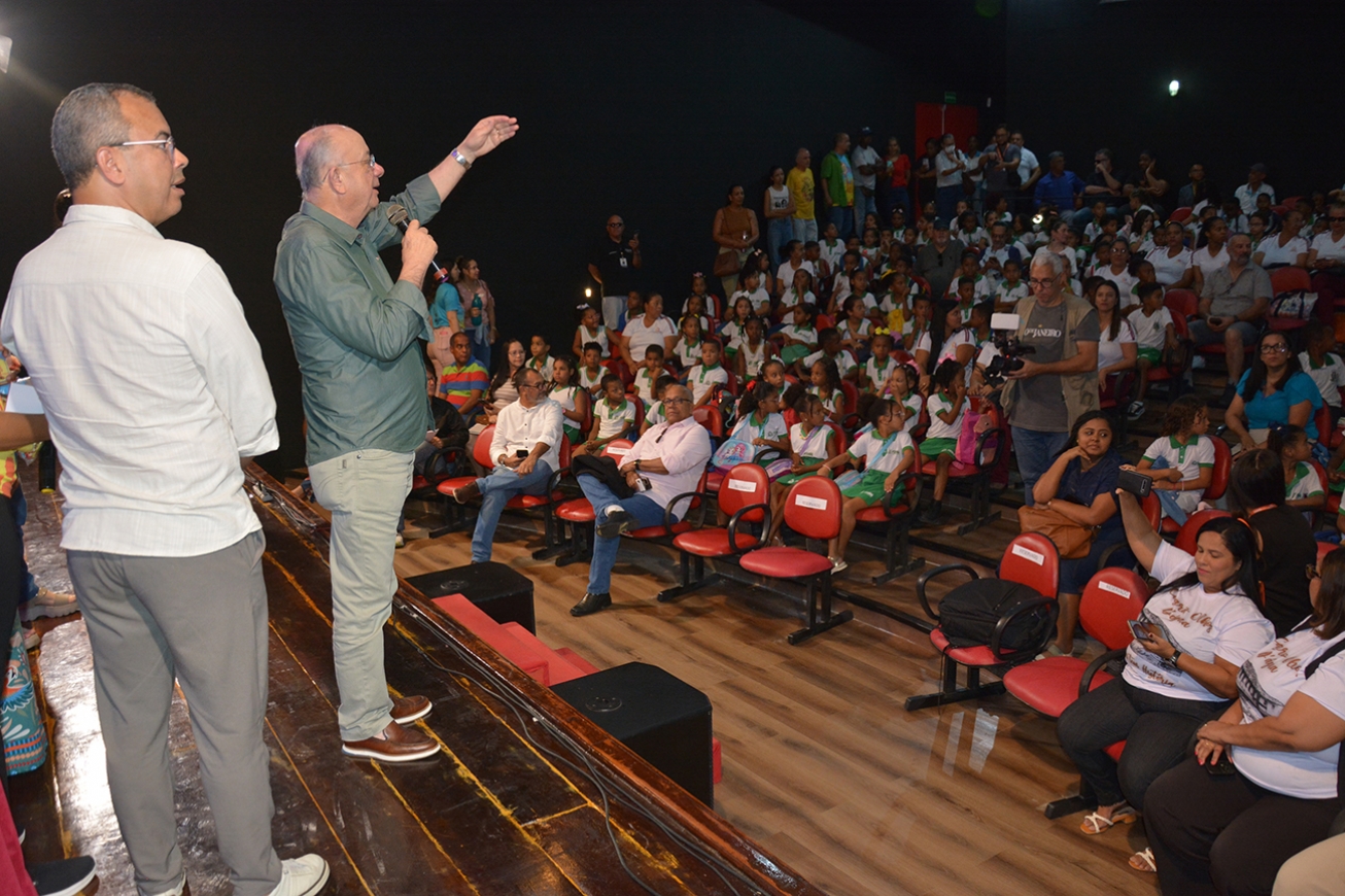 Teatro Margarida Ribeiro é reaberto para receber 17º Fenatifs