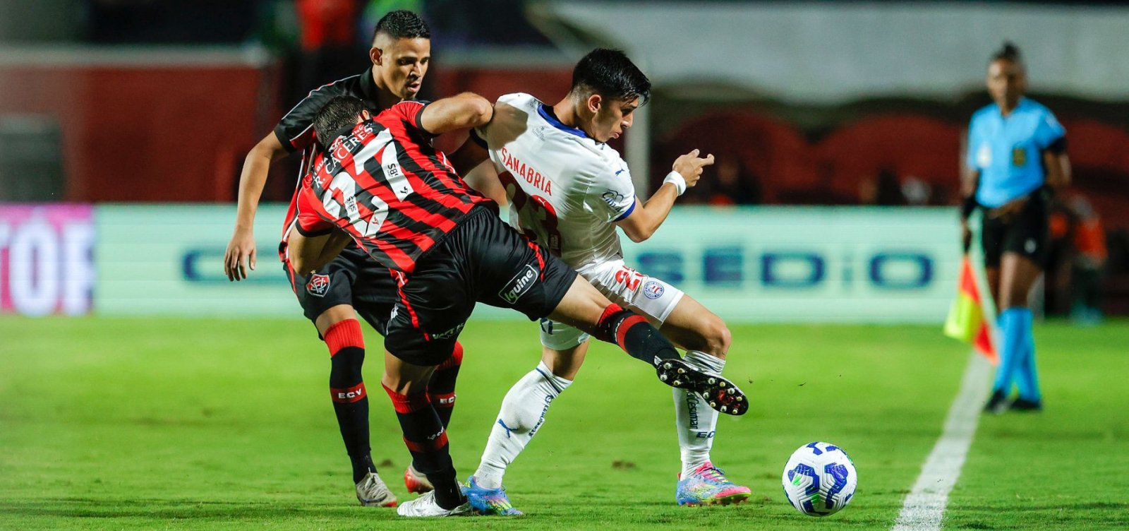 Tabu mantido! Vitória bate o Bahia no Barradão pela Série A do Brasileiro