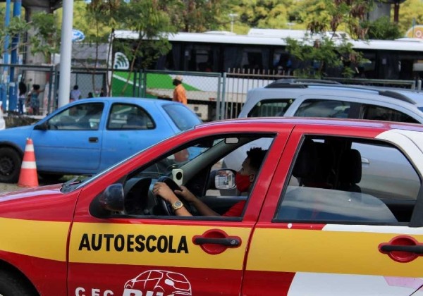 Governo estima economia de até 80% com fim da autoescola obrigatória