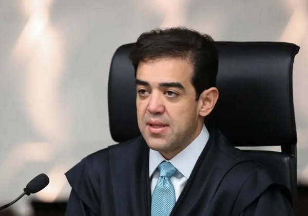 Saiba quem é o baiano cotado para substituir Barroso no STF