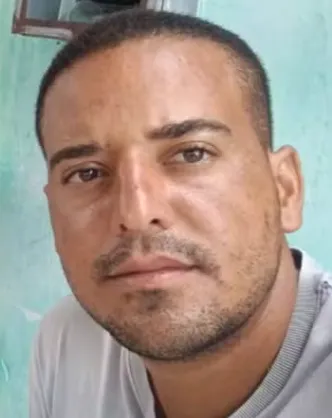 Homem morre após passar mal durante enterro de irmão assassinado em praça