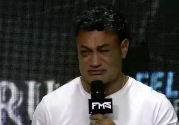 Popó anuncia aposentadoria do boxe e se diz humilhado após confusão em luta