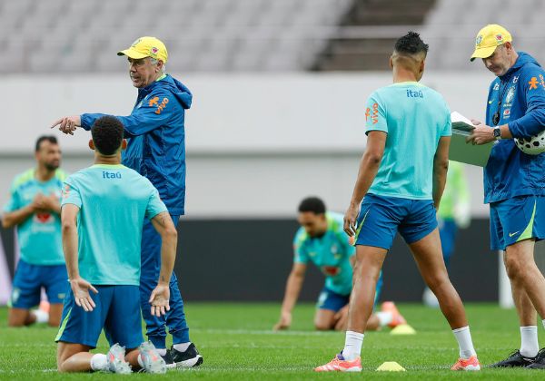 Seleção faz único treino completa antes de enfrentar a Coreia do Sul