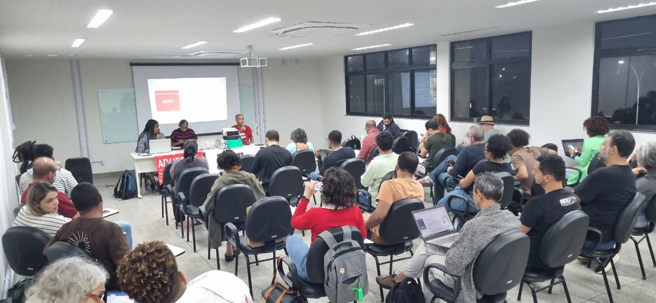 Assembleia da Adufs aprova paralisação na UEFS contra a Reforma Administrativa no dia 29 de outubro