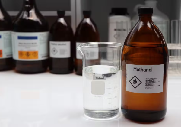 Brasil registra 15 mortes e 58 casos confirmados de intoxicação por metanol