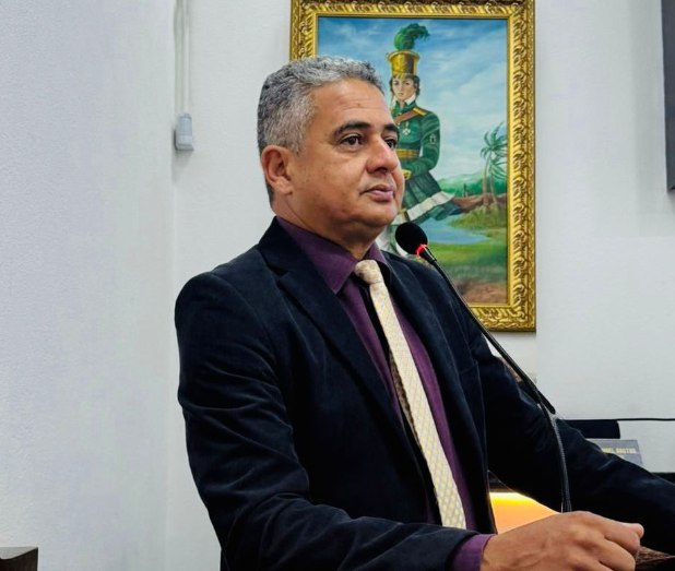 Projetos de Jurandy Carvalho aprovados na Câmara vão conceder Título de Cidadão Feirense a dois nomes de destaque