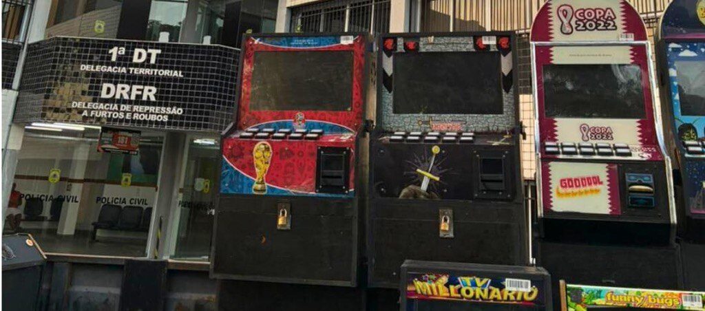 Esquadrão Asa Branca apreende máquinas caça-níqueis em Feira de Santana