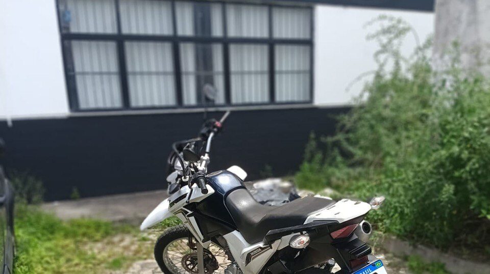 Polícia Civil recupera motocicleta furtada avaliada em R$ 20 mil em Feira de Santana