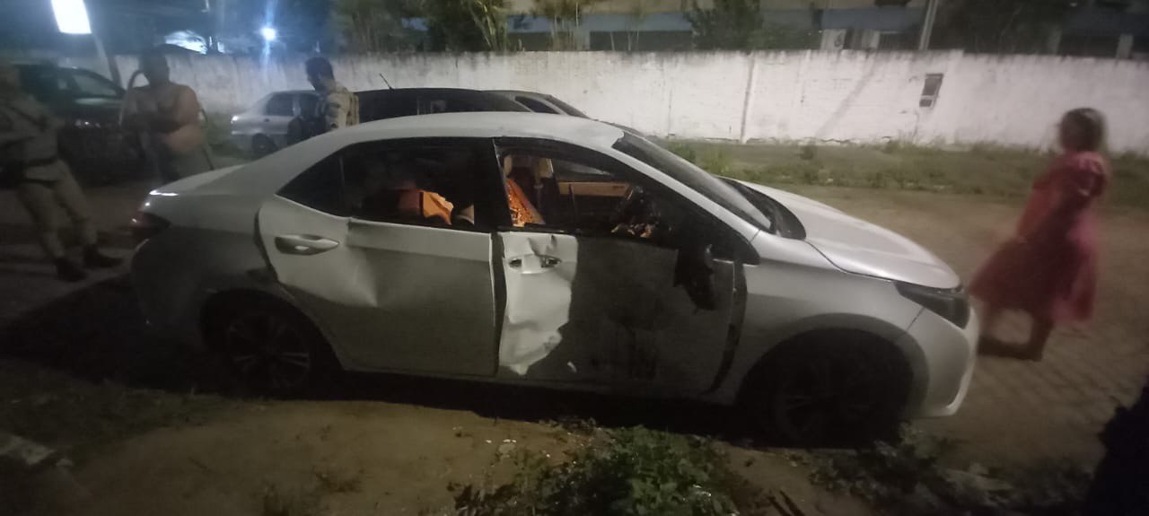 Ex-vereador é conduzido à delegacia após se envolver em acidente em Feira de Santana; Uma pessoa morreu