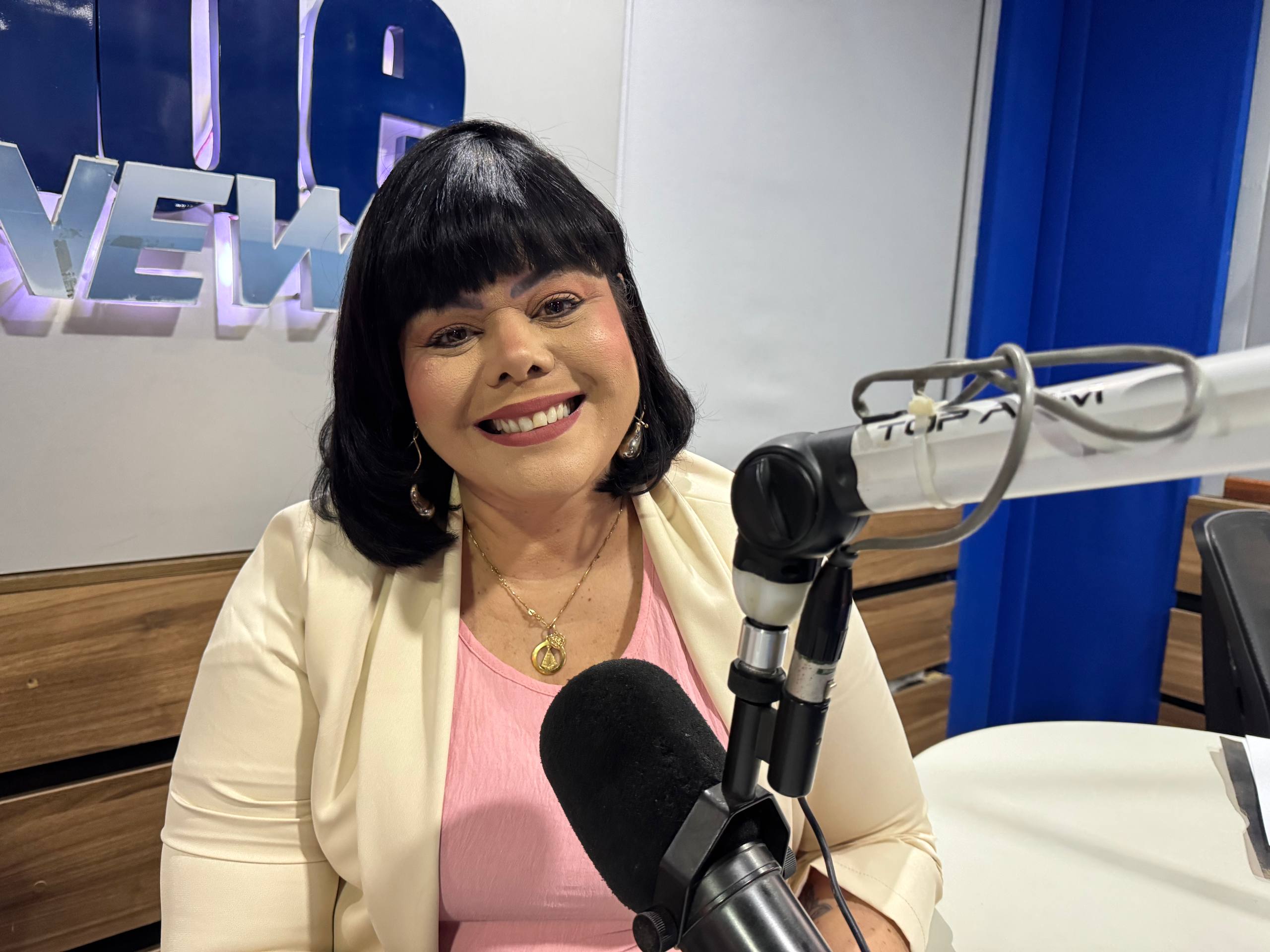 Outubro Rosa: psicóloga destaca importância do apoio psicológico e familiar no tratamento do câncer de mama