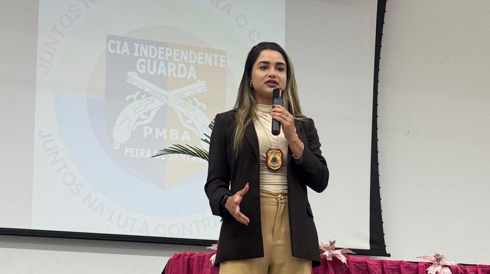 Polícia Civil realiza ação do Outubro Rosa com palestra sobre combate à violência contra a mulher em Feira de Santana