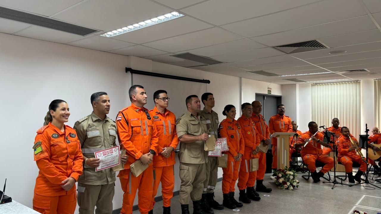Corpo de Bombeiros realiza formatura do Curso Internacional de Gestão de Operações de Incêndio em Feira de Santana