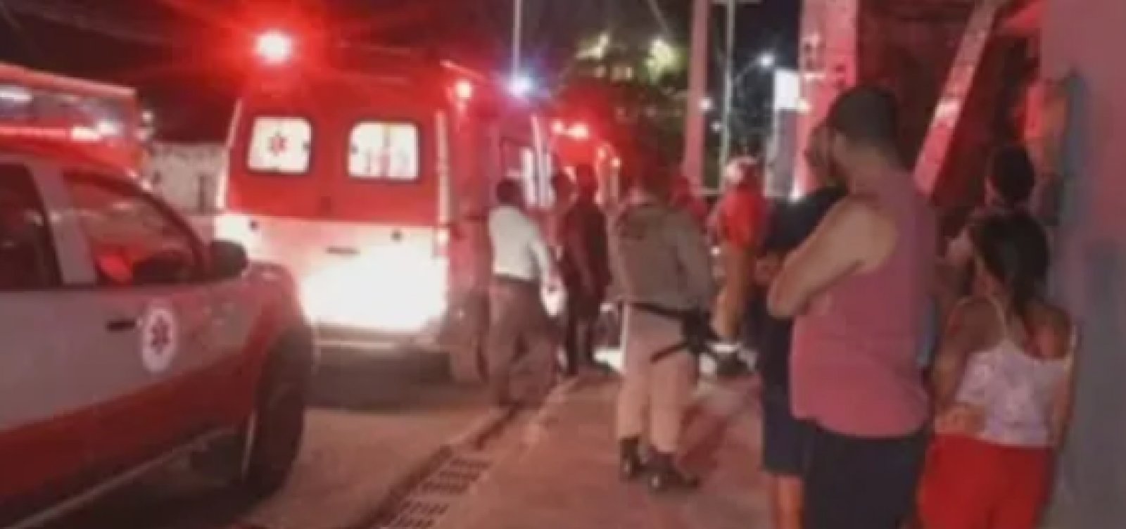 Idoso morre após escada desabar e cair em cima dele em Salvador