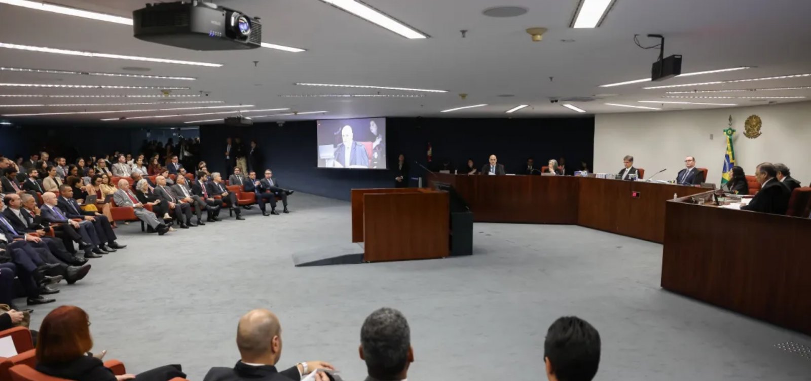 STF julga nesta segunda-feira se mantém prisão de Jair Bolsonaro