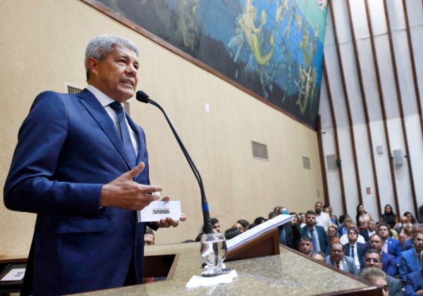 Jerônimo envia à ALBA pedido de empréstimo para investir em infraestrutura